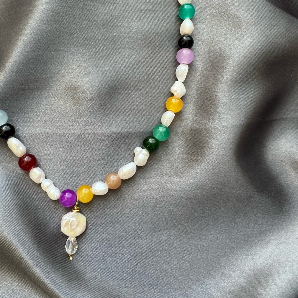 Natural pearl necklace